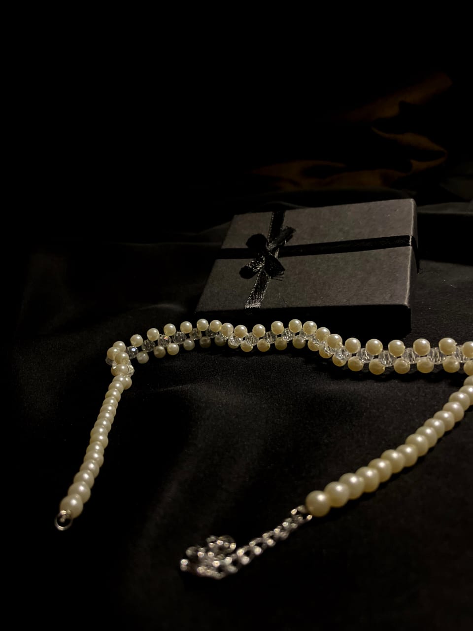 NLPNCWH -03- Pearls and Crystals Choker