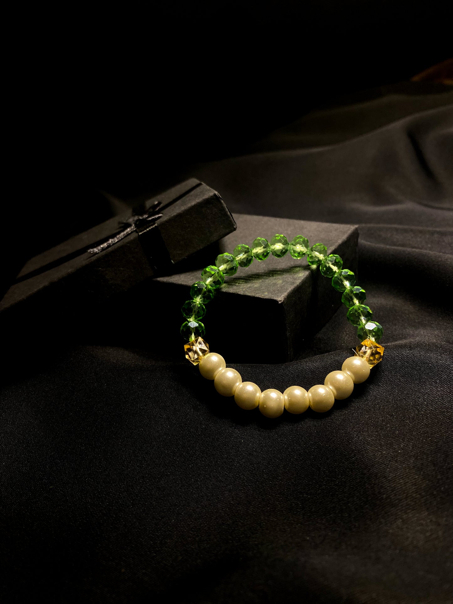 BRPNC -03- Pearls and Crystals Bracelet [Stretchable]