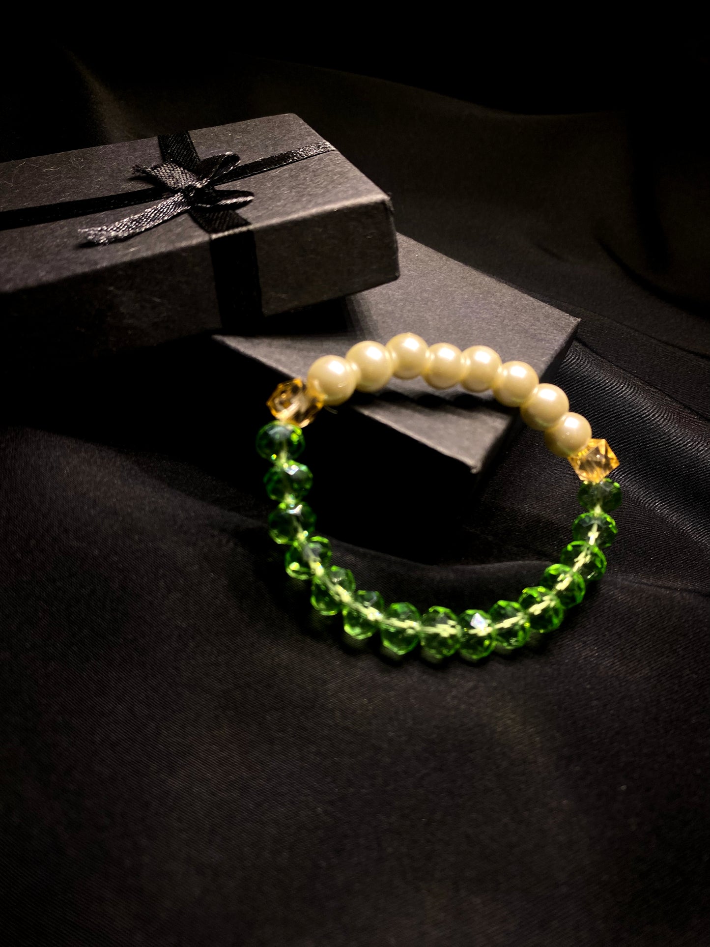 BRPNC -03- Pearls and Crystals Bracelet [Stretchable]