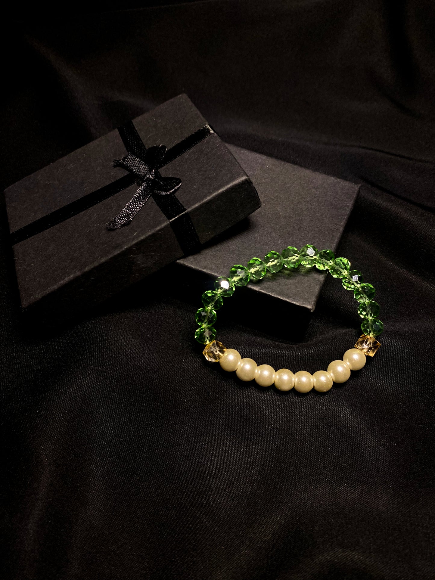 BRPNC -03- Pearls and Crystals Bracelet [Stretchable]