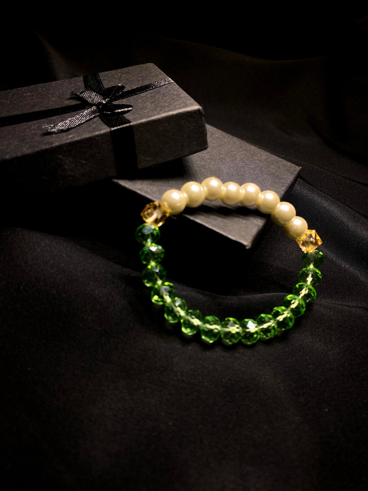 BRPNC -03- Pearls and Crystals Bracelet [Stretchable]