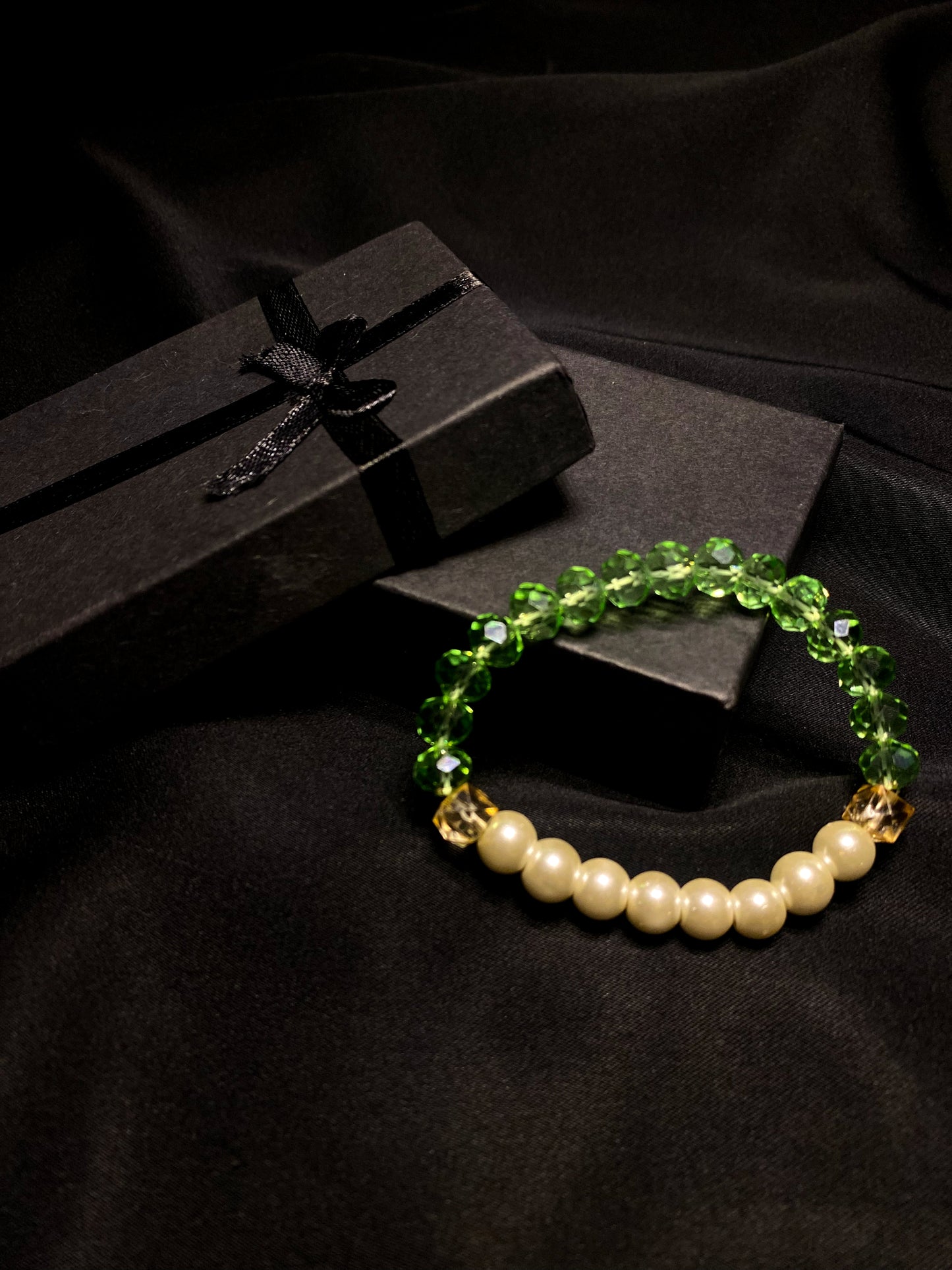 BRPNC -03- Pearls and Crystals Bracelet [Stretchable]