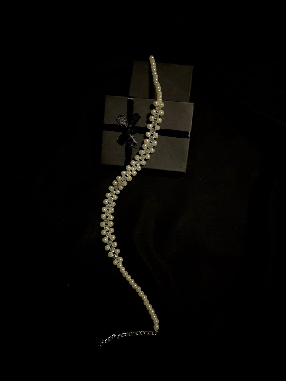 NLPNCWH -03- Pearls and Crystals Choker